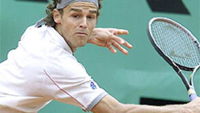 Guga na corrida pelo «tri» quer voltar a ser o número um