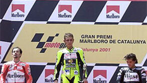 GP Catalunha: Rossi e Biaggi agridem-se a caminho do pódio