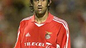 Marco Caneira testado à direita
