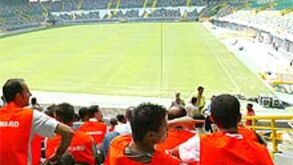 Um ''steward'' por cada 125 espectadores