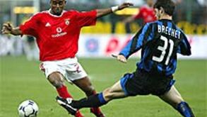 Inter-Benfica, 4-3: Recoba foi ás de trunfo que baralhou o Benfica