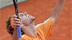 Roland Garros: Guga passa Sanguinetti no teste da ''maratona''