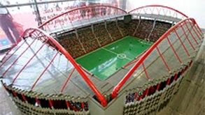 Vieira inaugura réplica do estádio em Lego