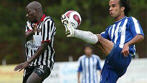 Vizela-Varzim, 0-1: Penalidade polémica garante liderança