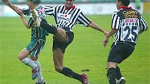 E. Amadora-Varzim, 2-1: Golos de rajada dão liderança
