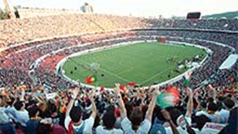 Há 15 anos, o Benfica se despedia do antigo Estádio da Luz