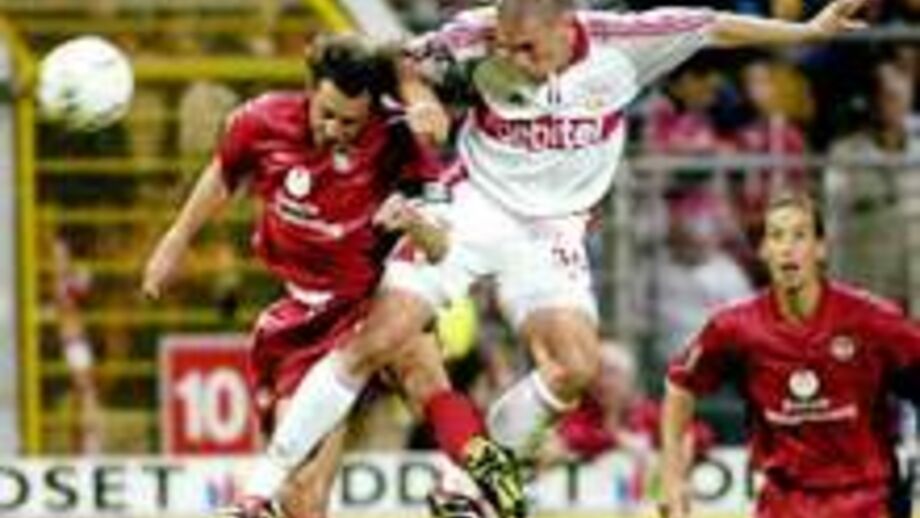 Bayer Leverkusen vence com exibição quanto baste