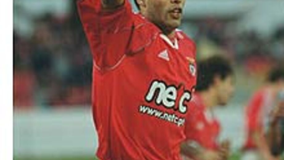 Van Hooijdonk: «Estou no meu melhor momento»