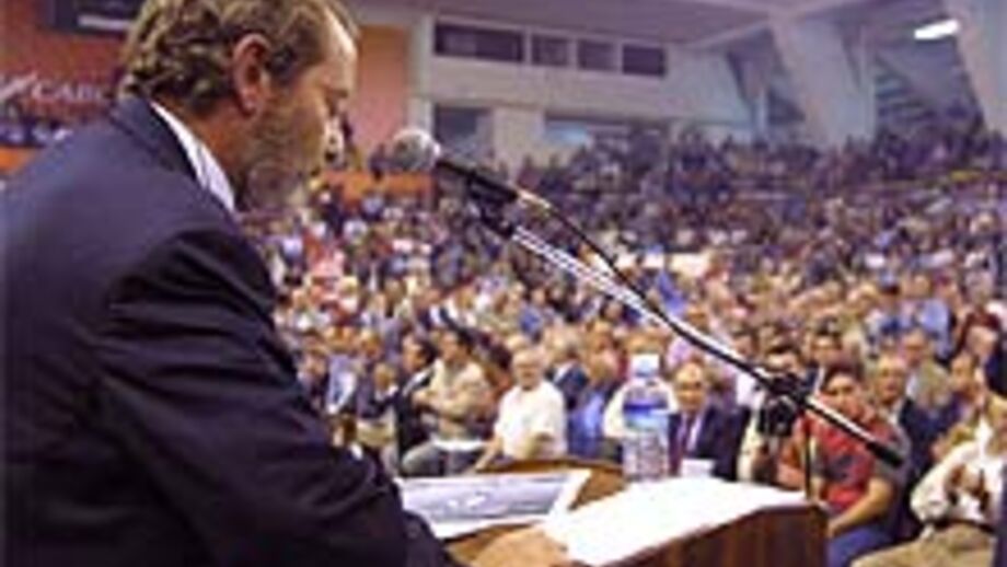 Direcção ataca passivo com aumento de quotas