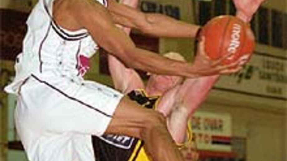 Jimmy Oliver decisivo impede êxito da Ovarense