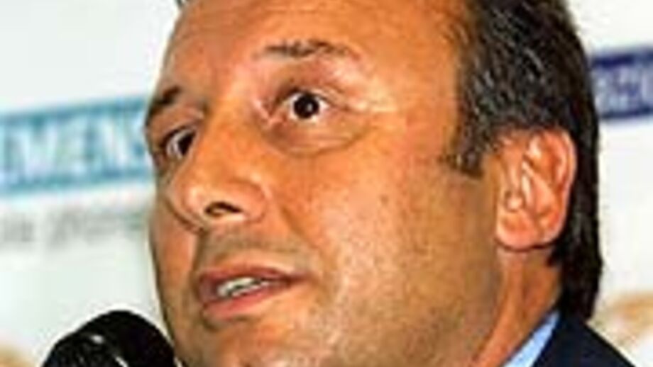 Alberto Zaccheroni substitui Dino Zoff na Lazio