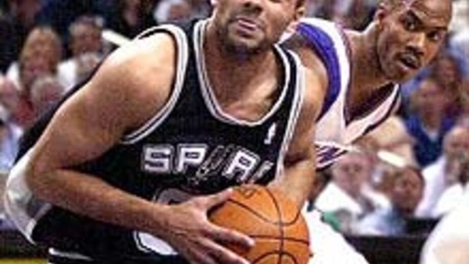 Duncan e Kidd decidem ''playoffs'' com ''triplos-duplos''