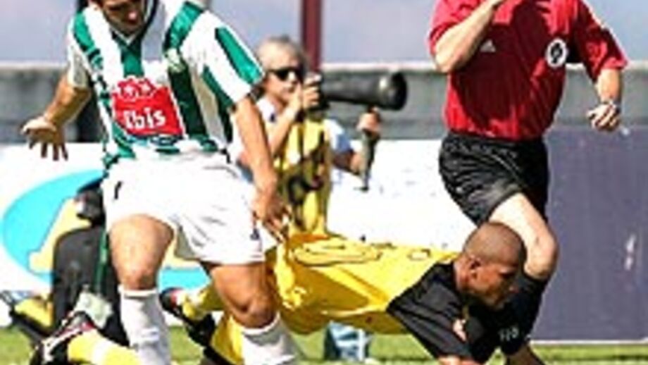 Penafiel-V. Setúbal, 1-4: Defesa tipo queijo suíço foi um fartar vilanagem