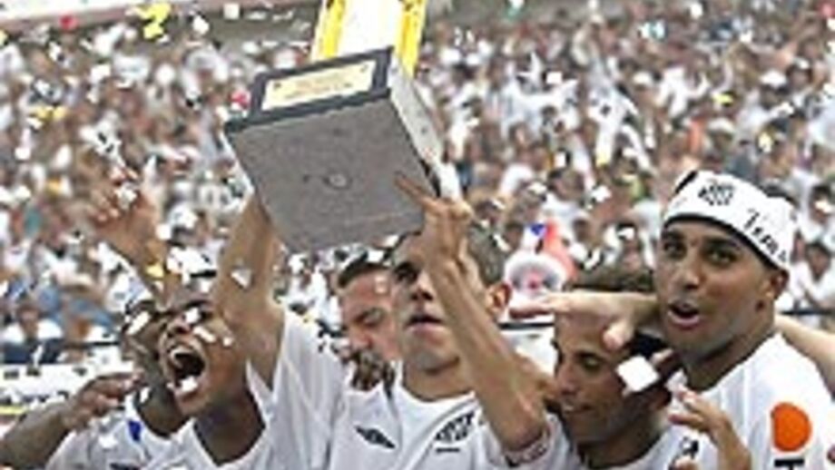 "Peixe" chamado Santos em filme preto e branco