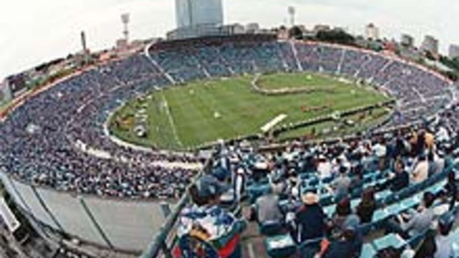 Enchente do costume no clássico do povo