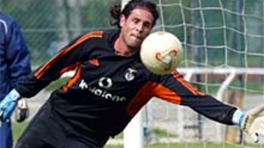 Benfica pondera renovar com Bossio