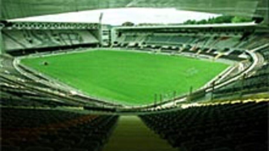 Estádio D. Afonso Henriques é entregue hoje sem derrapagens