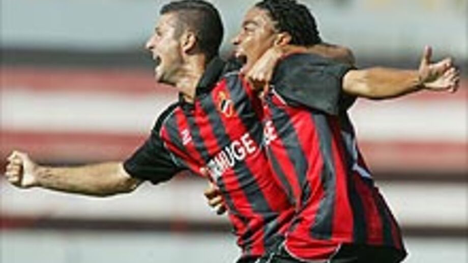 Olhanense-Sp. Espinho, 2-0: Vitória do menos mau