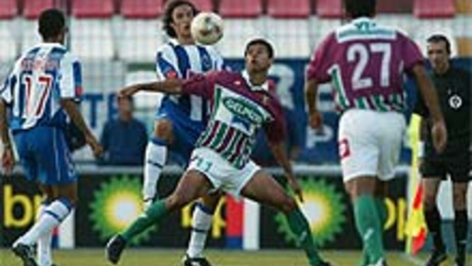 E. Amadora-FC Porto, 1-1: O dragão queimou-se nas próprias brasas