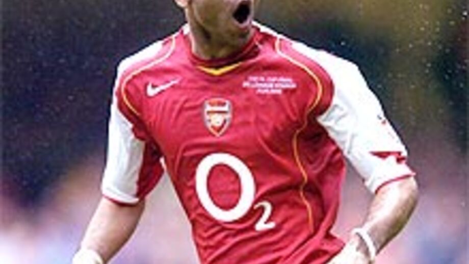 Ashley Cole ameaça abandonar Arsenal
