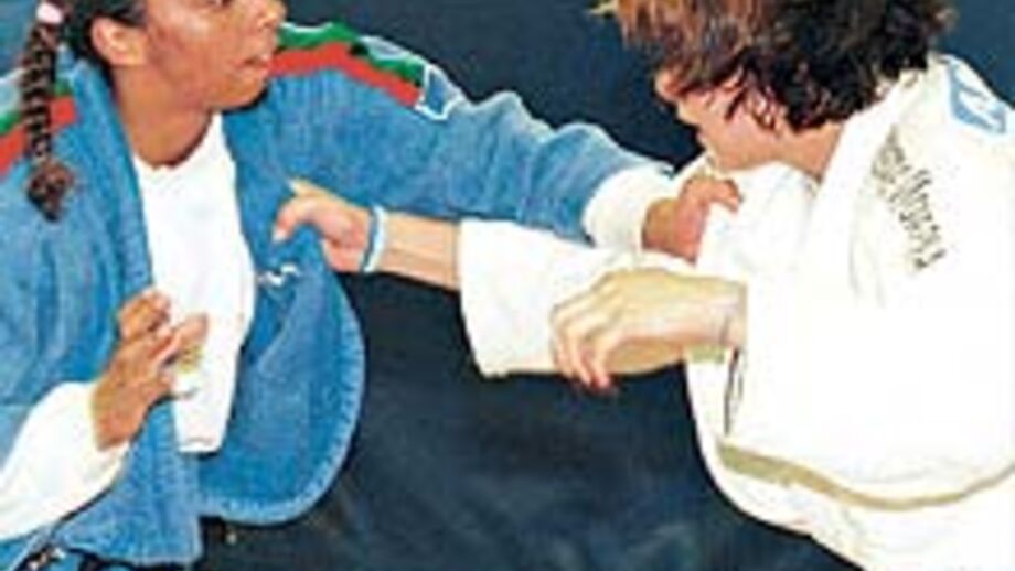 Judo: Tempestade no Naval