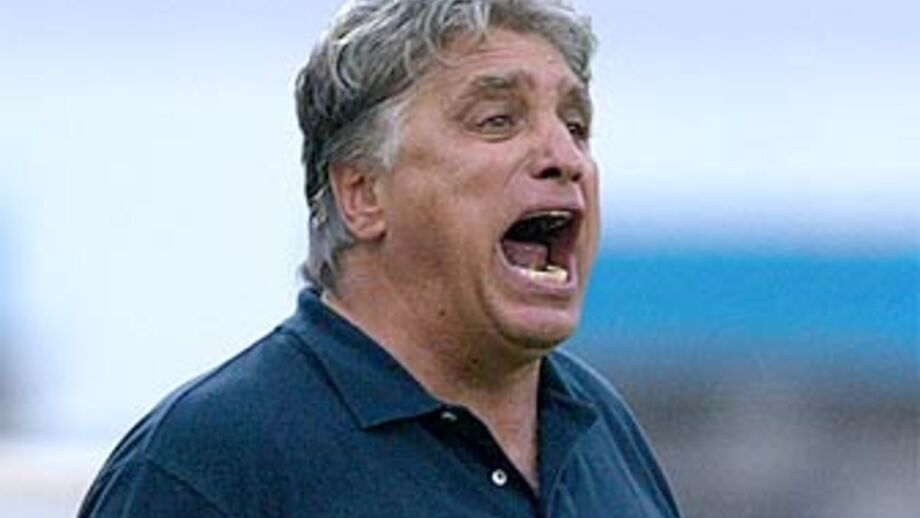 Marinho Peres treina Paysandu