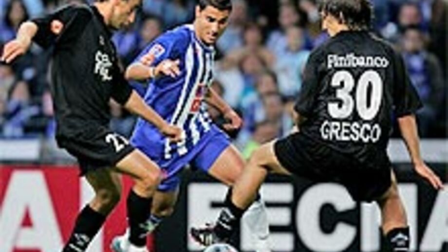 FC Porto-Académica, 1-1: Garantida a vantagem foi-se embora o estofo