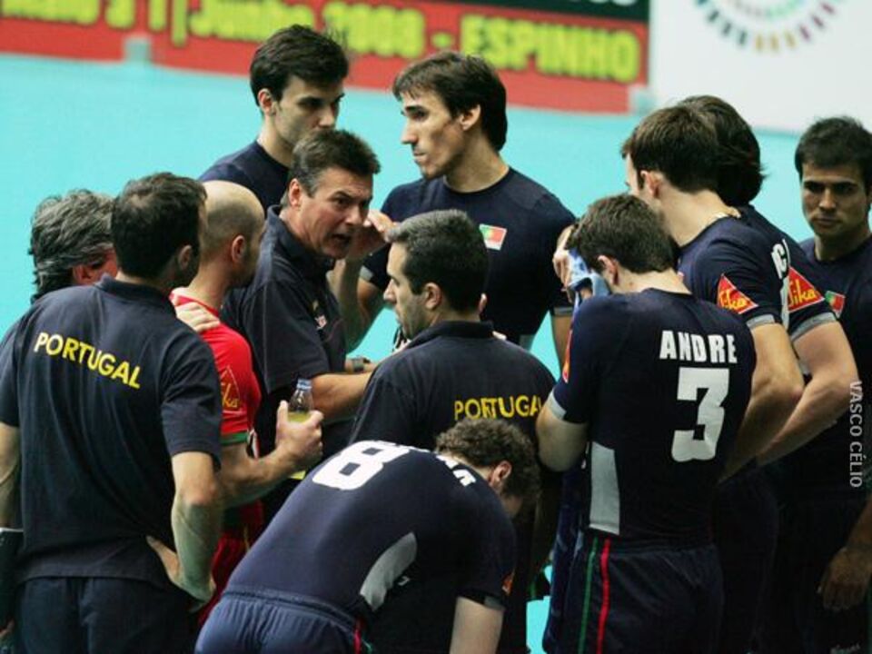 Portugueses fecham ciclo