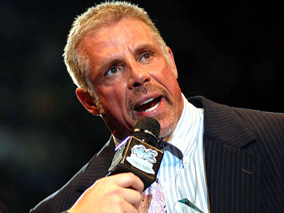 WWE aponta o dedo a Ultimate Warrior
