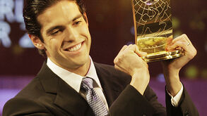 Kaká ganha prémio da FIFA