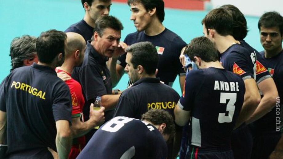 Portugueses fecham ciclo