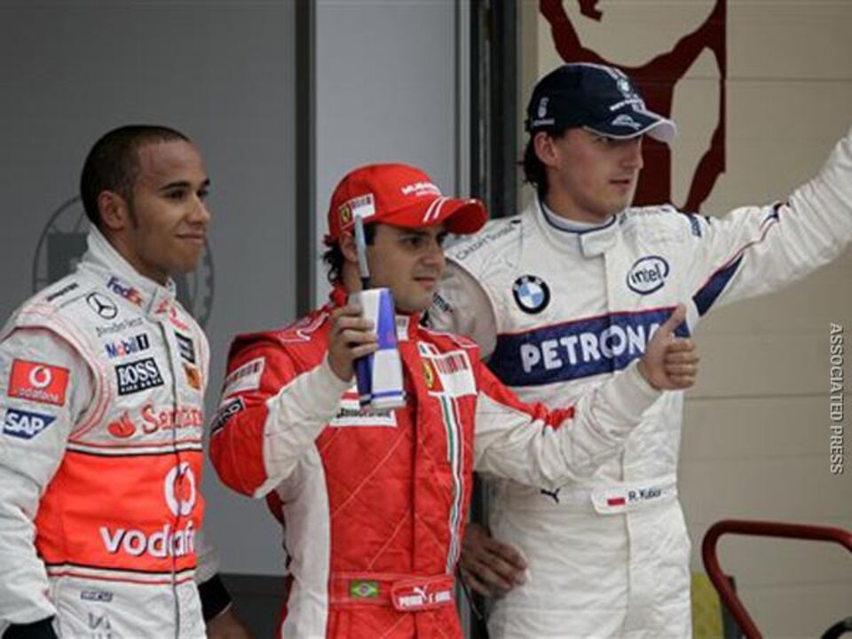 Massa garante pole position