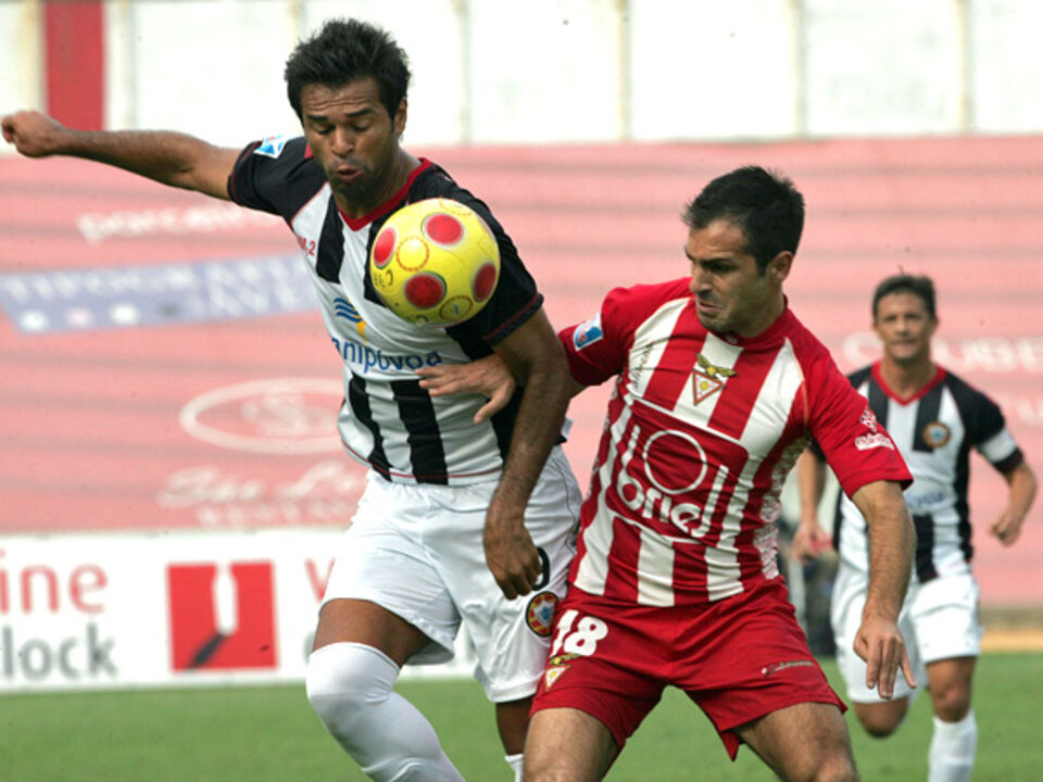 Aves-Varzim, 0-0: Nulo dá liderança isolada