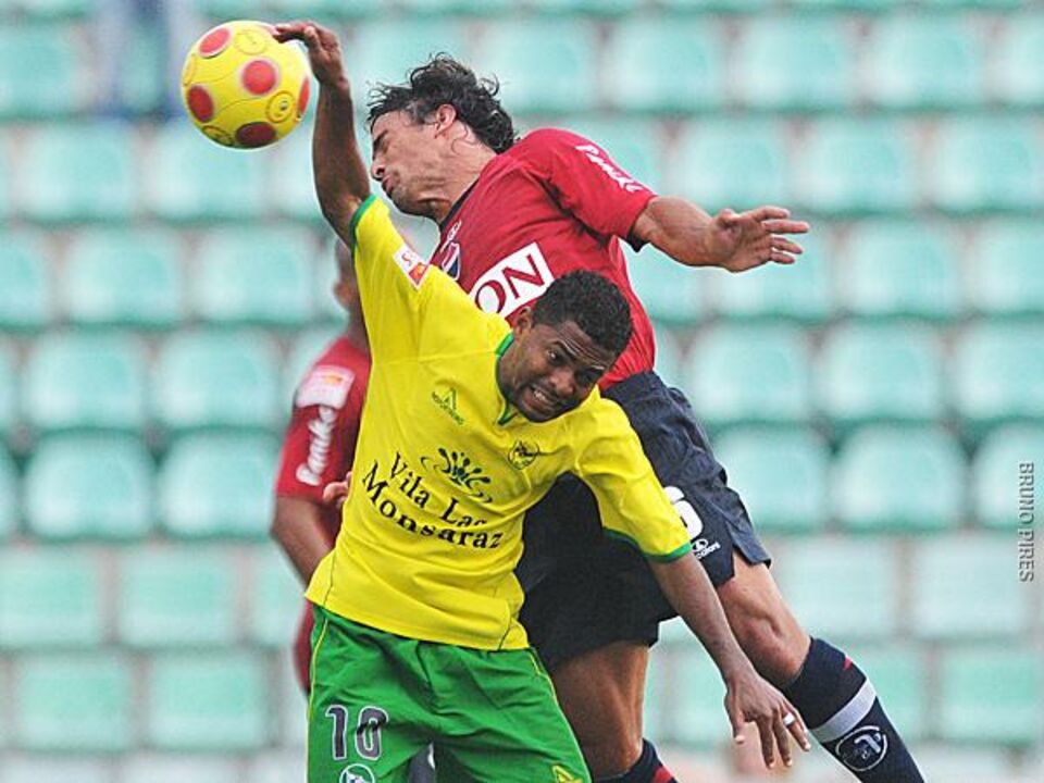 NAVAL-TROFENSE, 3-1 (Dudu 20', Marcelinho 21', Alex Hauw 90' gp; Miguel Ângelo 24')