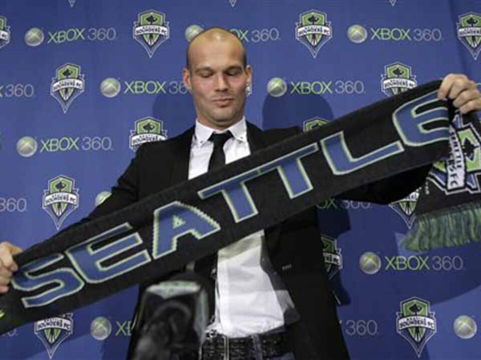 Ljungberg apresentado nos Seattle Sounders