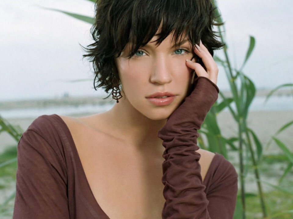 Ashley Scott ao lado de John Cena em "12 Rounds"