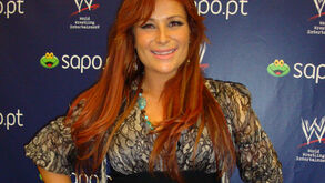 Natalya de olho no Record Internet