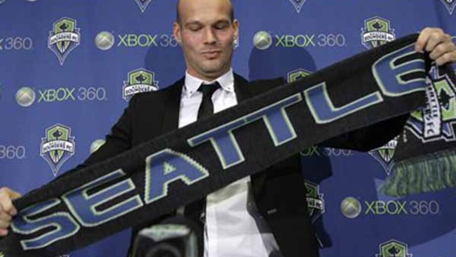 Ljungberg apresentado nos Seattle Sounders