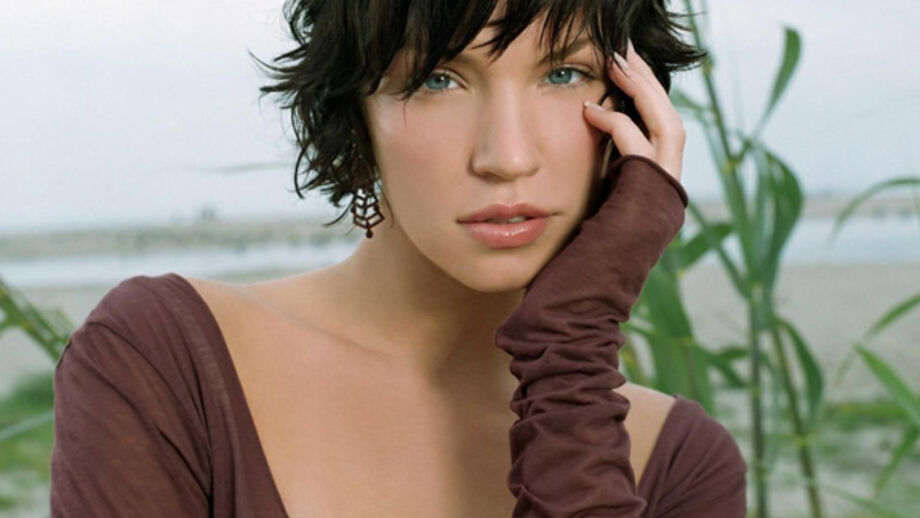 Ashley Scott ao lado de John Cena em "12 Rounds"