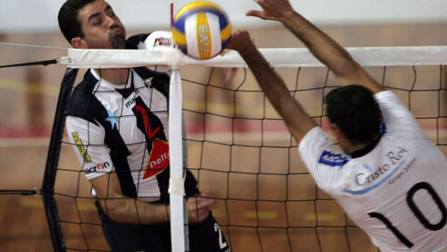 Tigres arrasam em Guimarães