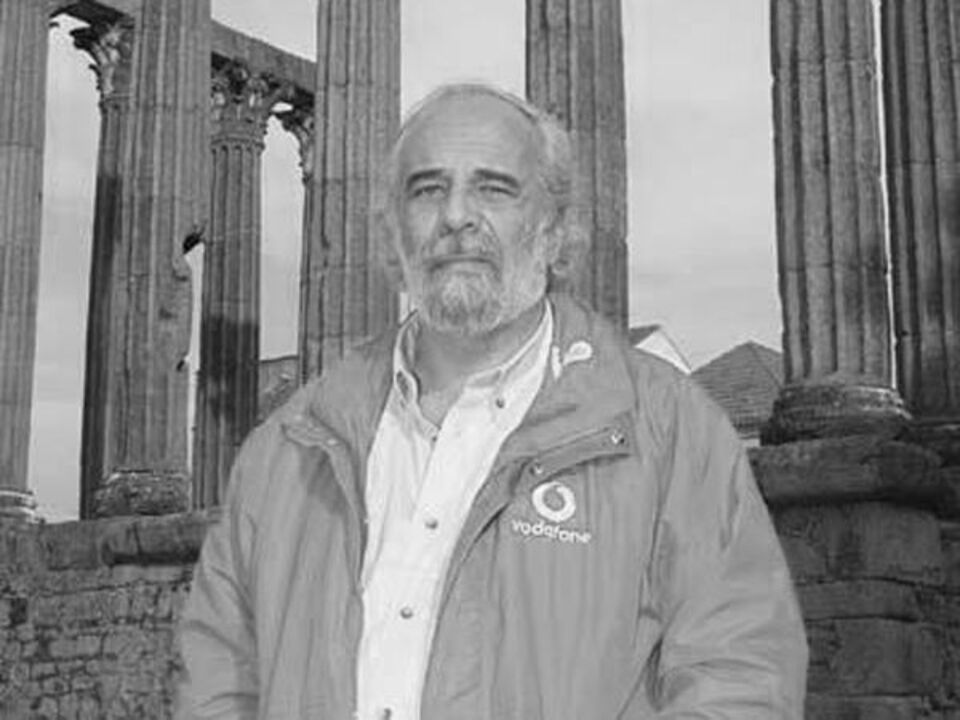 Morreu José Megre