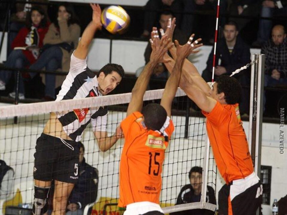 Sp. Espinho reforça liderança