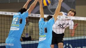 V. Guimarães na Grécia com apoio de Vieirinha