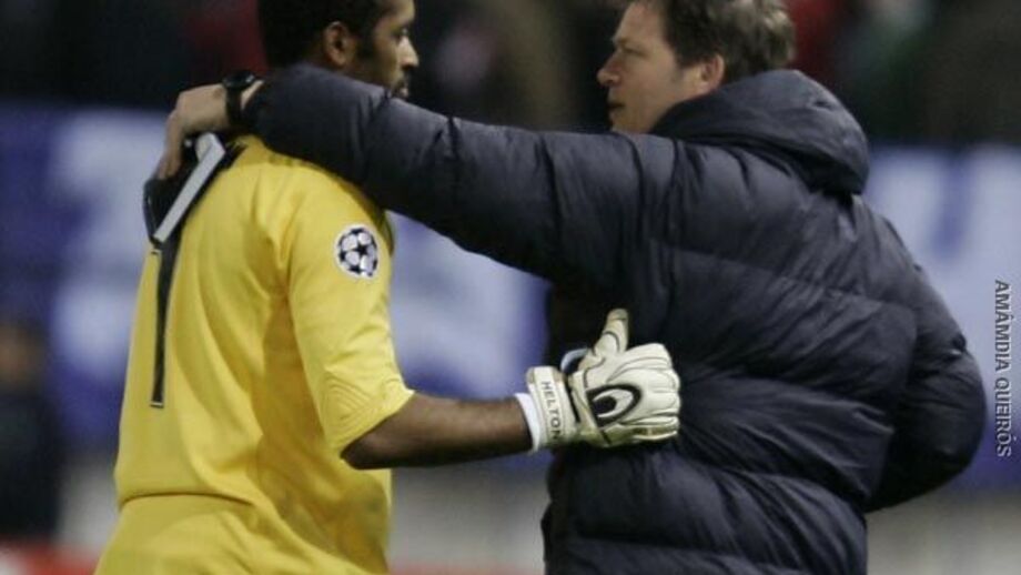 Helton: «Superar erro com trabalho»