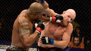 Quinton Jackson vence por decisão