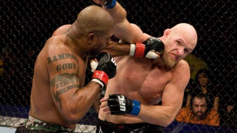 Quinton Jackson vence por decisão