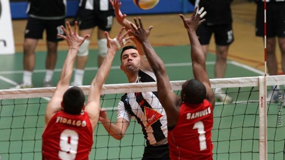 Benfica derrotado em Espinho