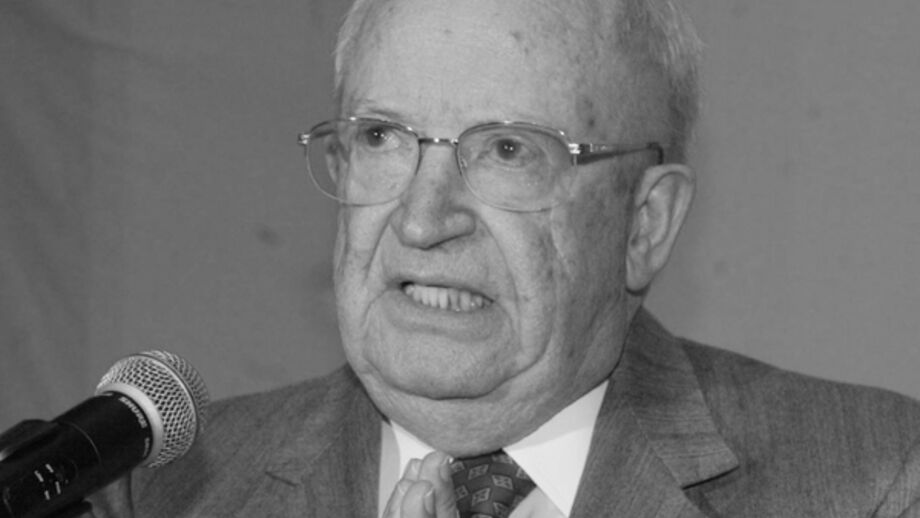 Morreu Alfredo Farinha