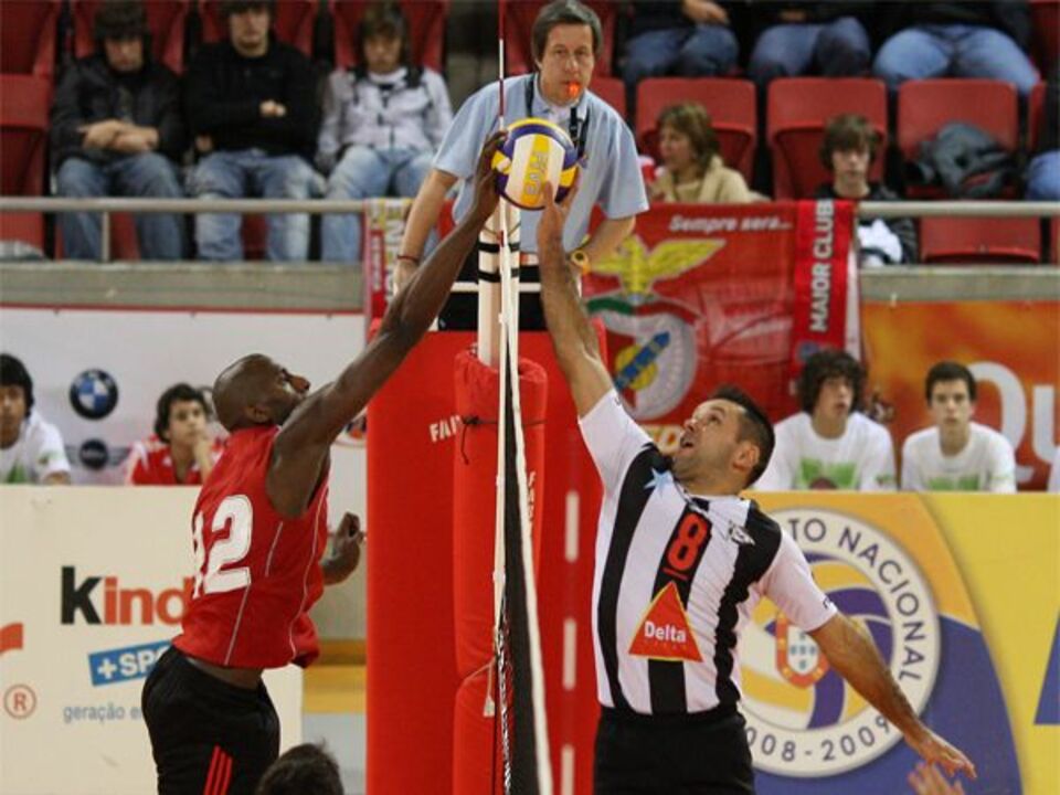 Craques portugueses interessam ao Benfica