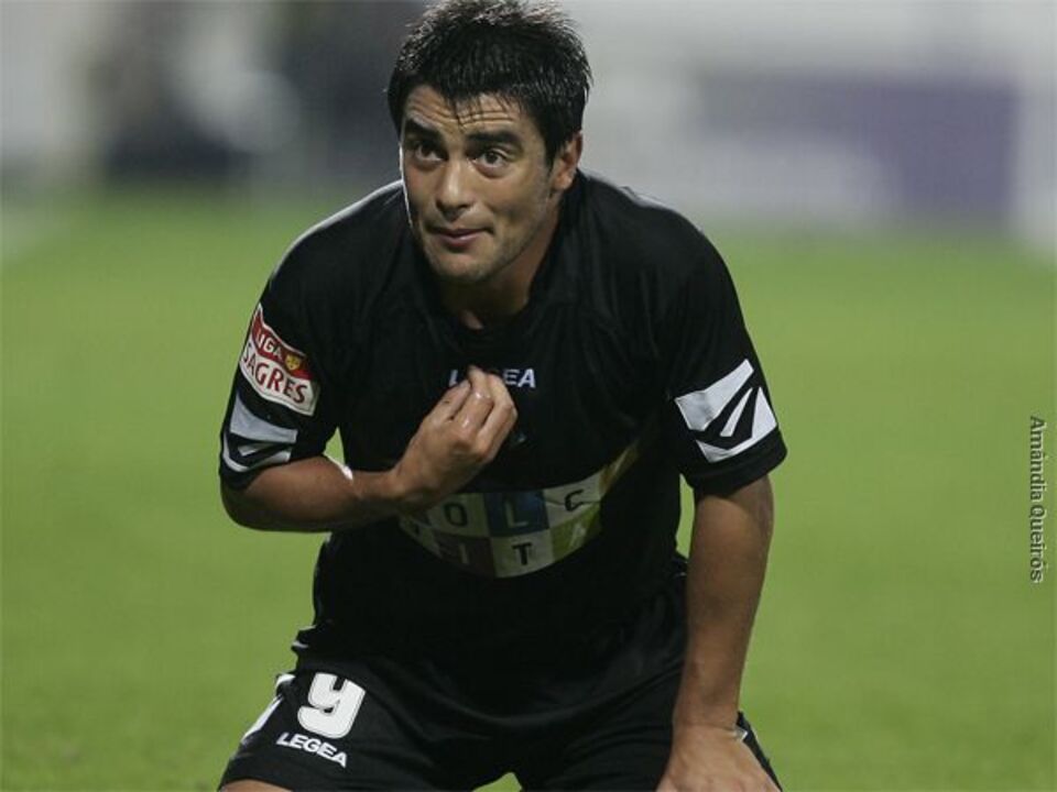 Carlos Aguiar rescinde 